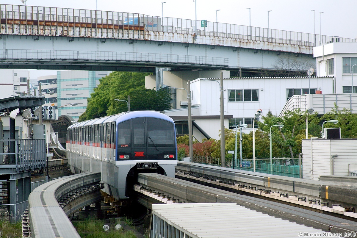 Tokyo Monorail 2000 series #2021..2026