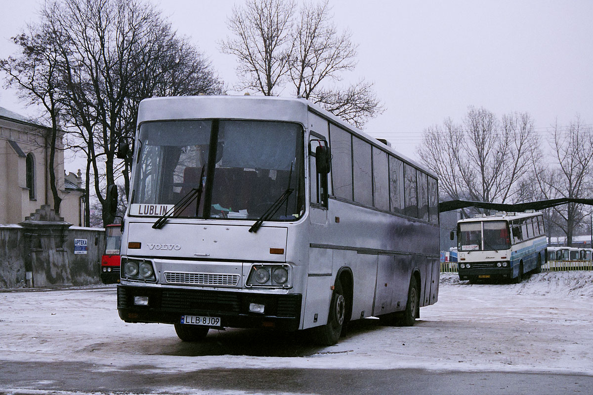 Volvo B10M-60 / Ikarus 664 #LLB 8J09