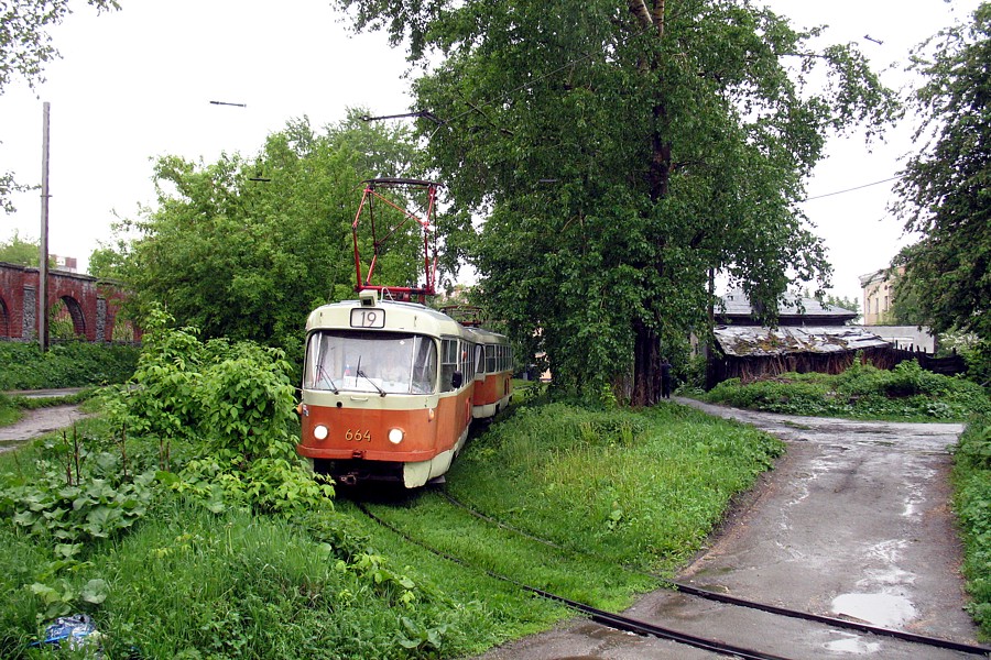 Tatra T3SU #664