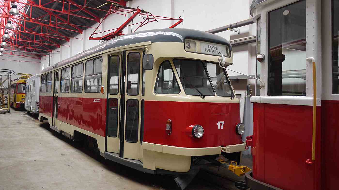 Tatra T2R #17