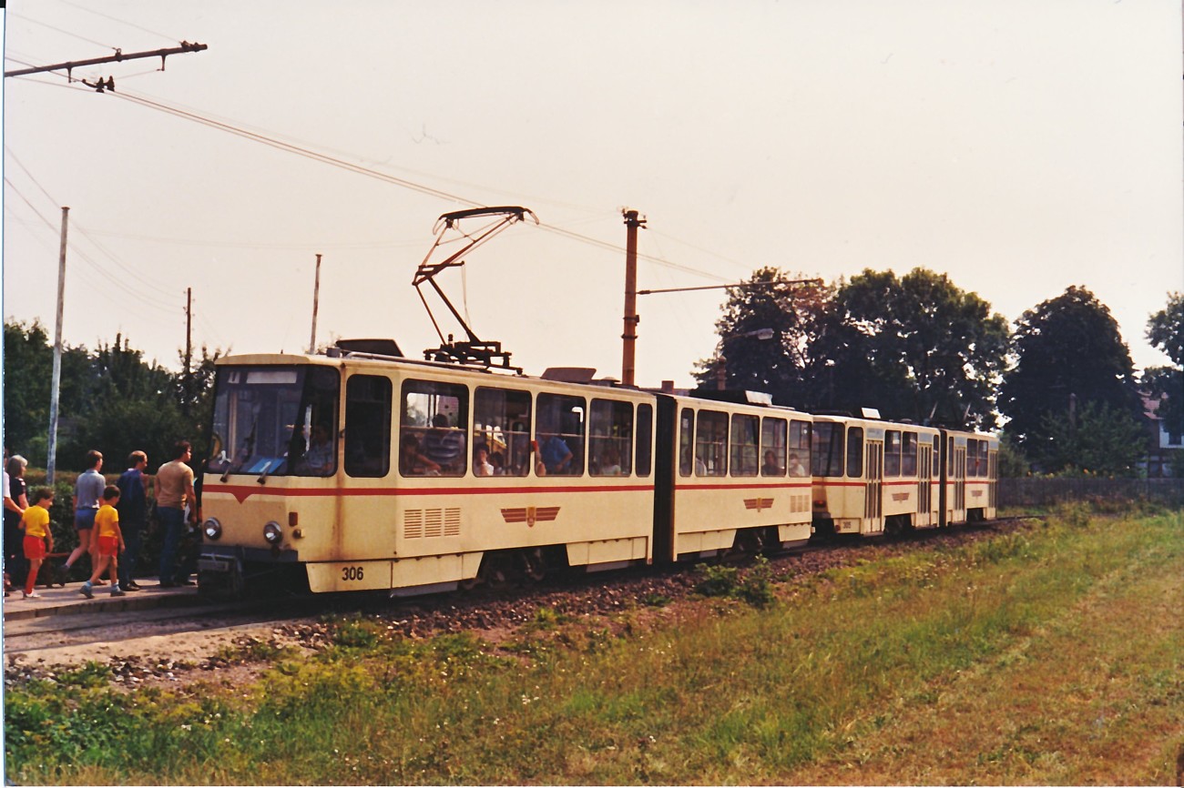 Tatra KT4D #306